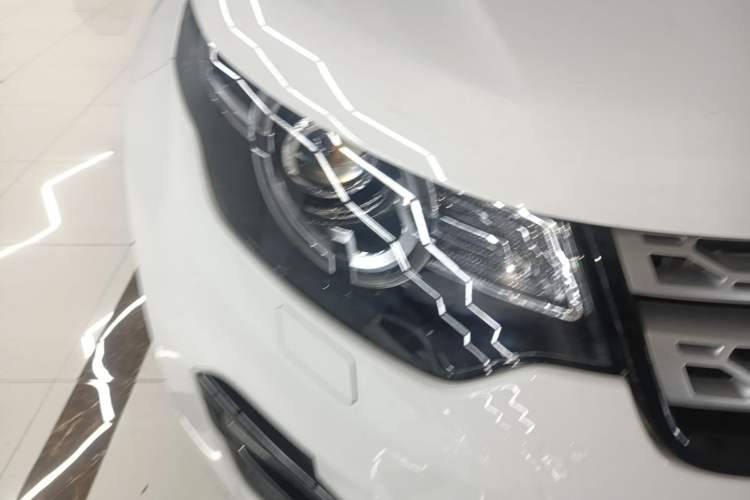 Used Land Rover Discovery Sport 2018 240 PS HSE Version Right Front Headlight