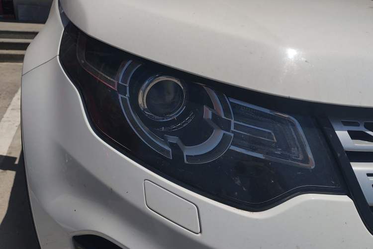 Used Land Rover Discovery Sport 2018 240 PS HSE Version Right Front Headlight
