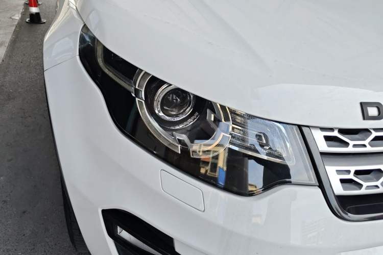 Used Land Rover Discovery Sport 2018 240 PS HSE Version Right Front Headlight