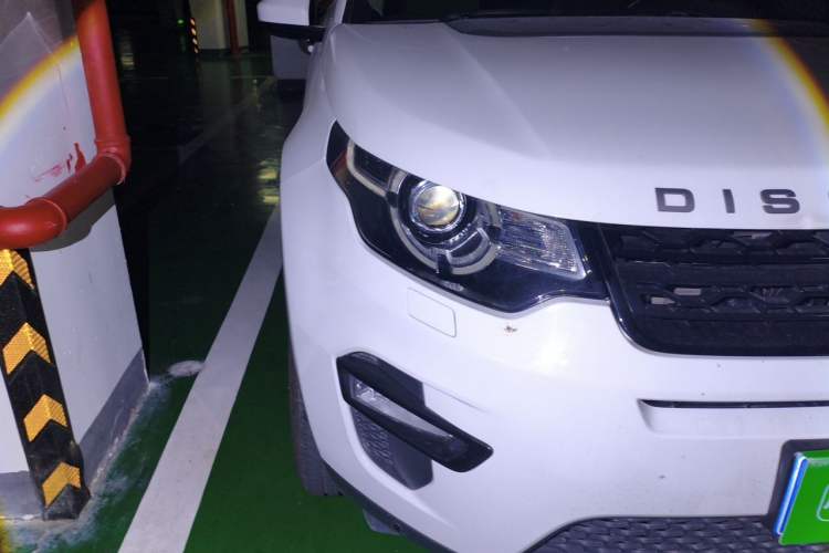 Used Land Rover Discovery Sport 2018 240 PS SE Version Right Front Headlight