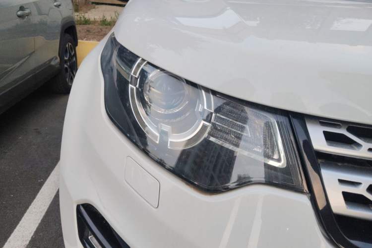 Used Land Rover Discovery Sport 2018 240 PS Zhiyue Limited Edition Right Front Headlight