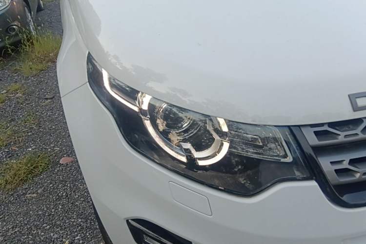 Used Land Rover Discovery Sport 2018 240 PS SE Version Right Front Headlight