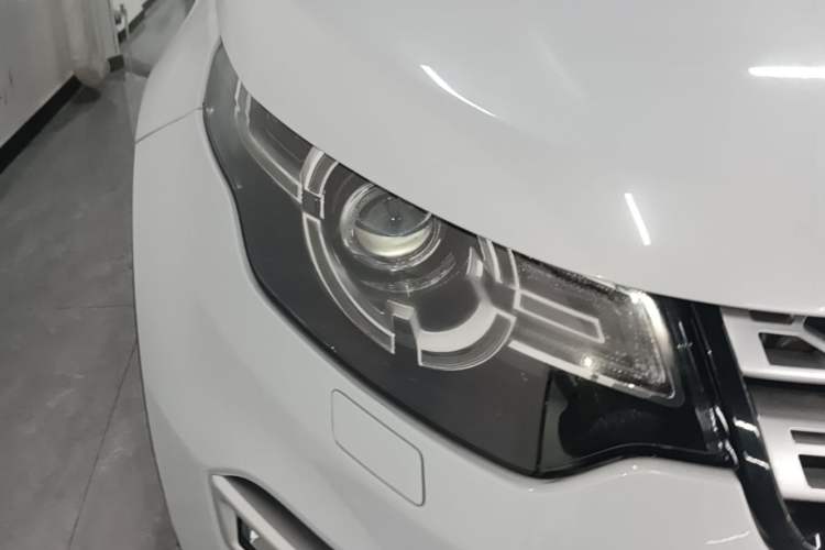 Used Land Rover Discovery Sport 2018 240 PS HSE Version Right Front Headlight