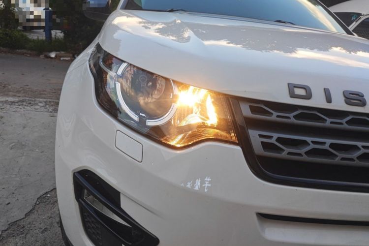 Used Land Rover Discovery Sport 2018 200 PS PURE Edition Right Front Headlight