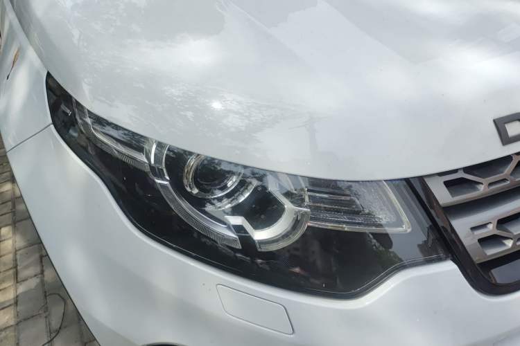 Used Land Rover Discovery Sport 2018 240 PS SE Version Right Front Headlight