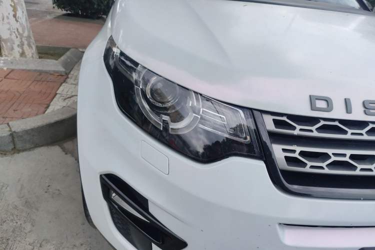Used Land Rover Discovery Sport 2018 240 PS SE Version Right Front Headlight