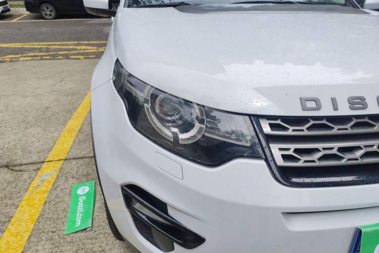 Used Land Rover Discovery Sport 2018 240 PS SE Version Right Front Headlight