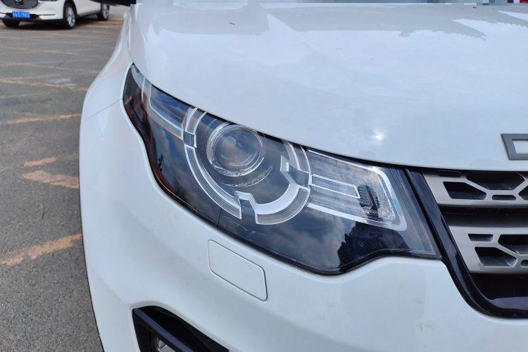 Used Land Rover Discovery Sport 2018 240 PS SE Version Right Front Headlight
