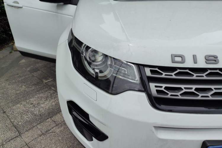 Used Land Rover Discovery Sport 2018 240 PS SE Version Right Front Headlight