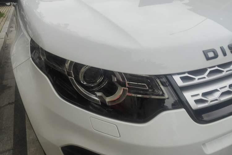 Used Land Rover Discovery Sport 2018 240 PS HSE Version Right Front Headlight