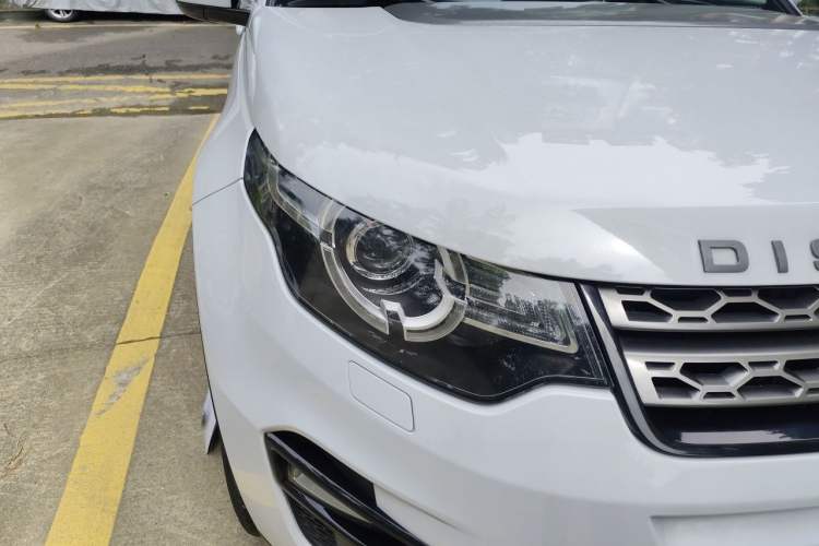Used Land Rover Discovery Sport 2018 240 PS SE Version Right Front Headlight