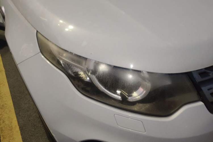 Used Land Rover Discovery Sport 2018 200 PS PURE Edition Right Front Headlight