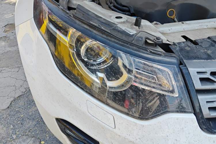 Used Land Rover Discovery Sport 2018 240 PS SE Version Right Front Headlight