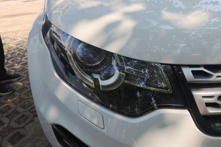 Used Land Rover Discovery Sport 2018 240 PS HSE Version Right Front Headlight