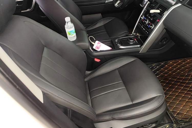 Used Land Rover Discovery Sport 2018 240 PS SE Version Right Front Seat