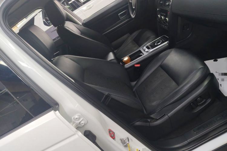 Used Land Rover Discovery Sport 2018 240 PS PURE Edition Right Front Seat