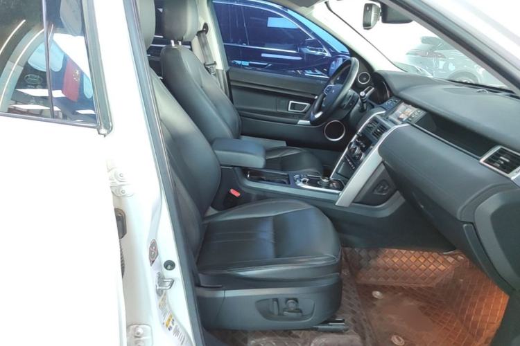 Used Land Rover Discovery Sport 2018 240 PS SE Version Right Front Seat