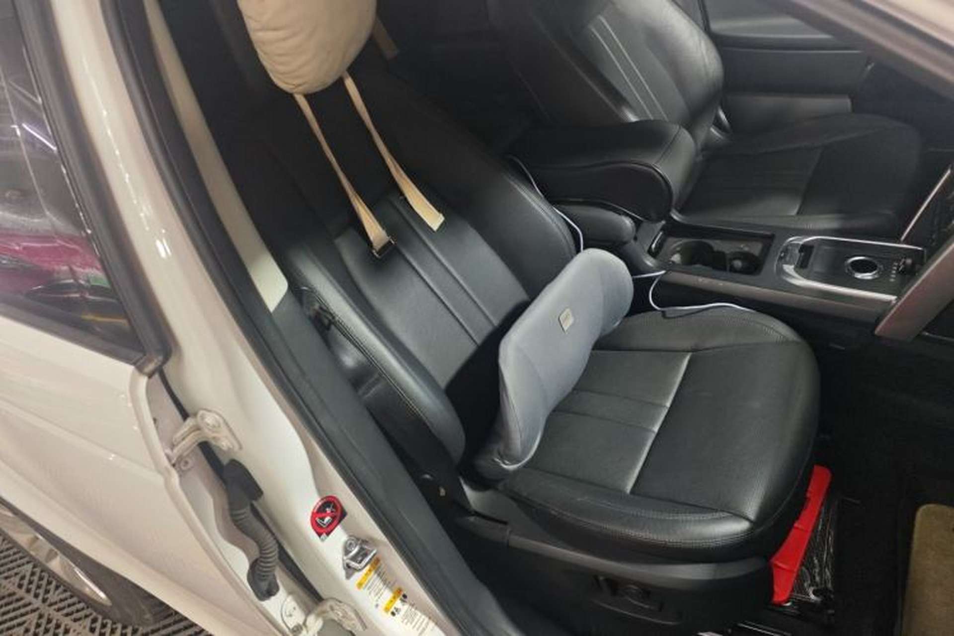 Used Land Rover Discovery Sport 2018 240 PS SE Version Right Front Seat