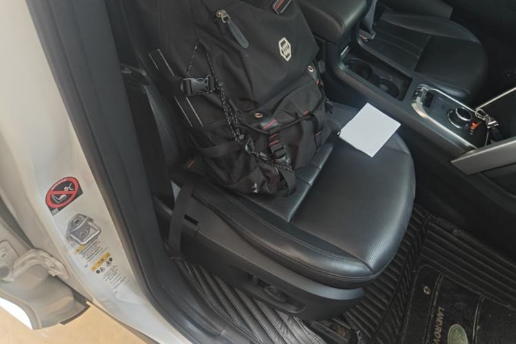 Used Land Rover Discovery Sport 2018 240 PS SE Version Right Front Seat