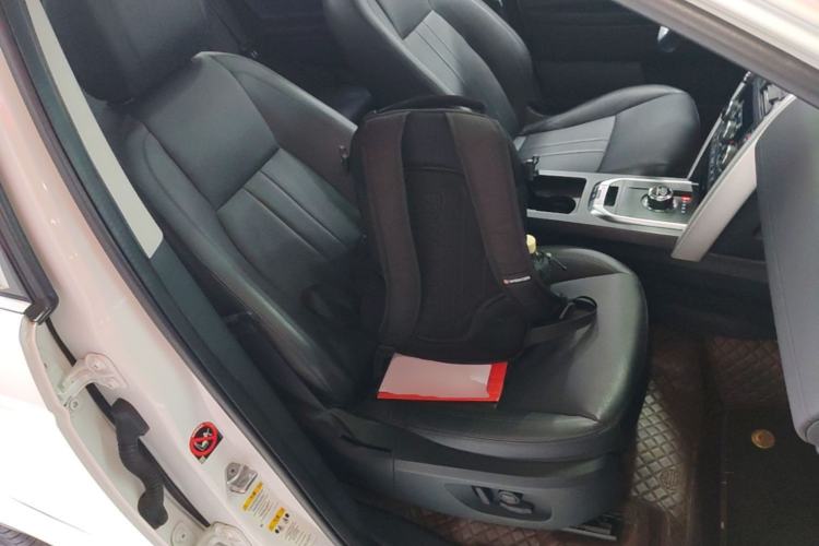 Used Land Rover Discovery Sport 2018 240 PS SE Version Right Front Seat