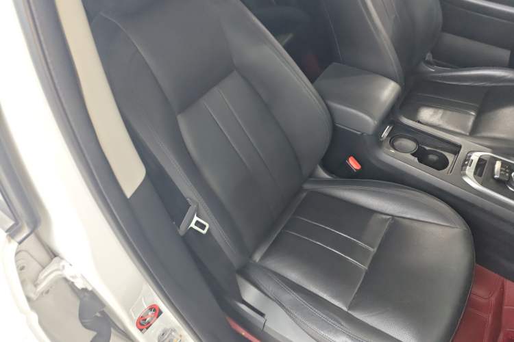Used Land Rover Discovery Sport 2018 240 PS SE Version Right Front Seat