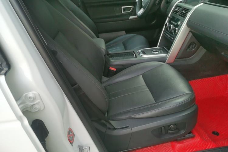 Used Land Rover Discovery Sport 2018 240 PS SE Version Right Front Seat