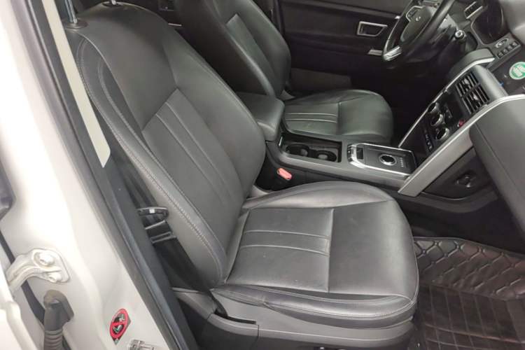 Used Land Rover Discovery Sport 2018 240 PS SE Version Right Front Seat