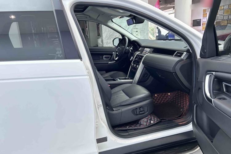 Used Land Rover Discovery Sport 2018 240 PS HSE Version Right Front Seat