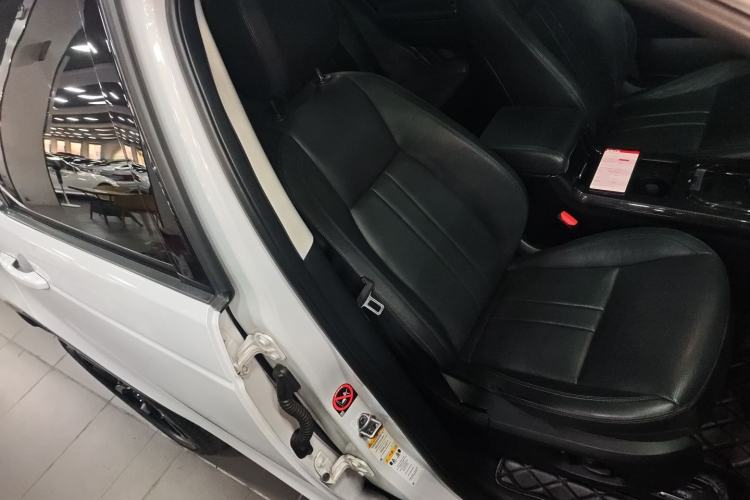 Used Land Rover Discovery Sport 2018 240 PS HSE Version Right Front Seat