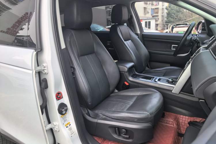 Used Land Rover Discovery Sport 2018 240 PS SE Version Right Front Seat