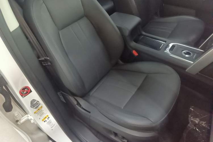 Used Land Rover Discovery Sport 2018 240 PS SE Version Right Front Seat