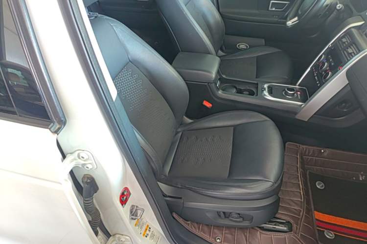 Used Land Rover Discovery Sport 2018 240 PS PURE Edition Right Front Seat