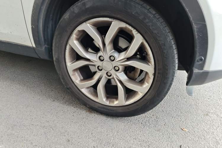 Used Land Rover Discovery Sport 2018 240 PS HSE Version Right Front Wheel Hub