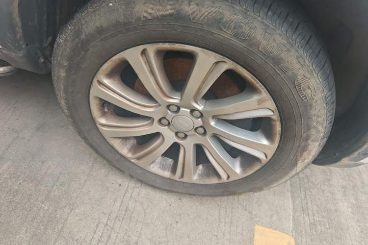 Used Land Rover Discovery Sport 2018 200 PS PURE Edition Right Front Wheel Hub