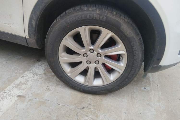 Used Land Rover Discovery Sport 2018 240 PS PURE Edition Right Front Wheel Hub