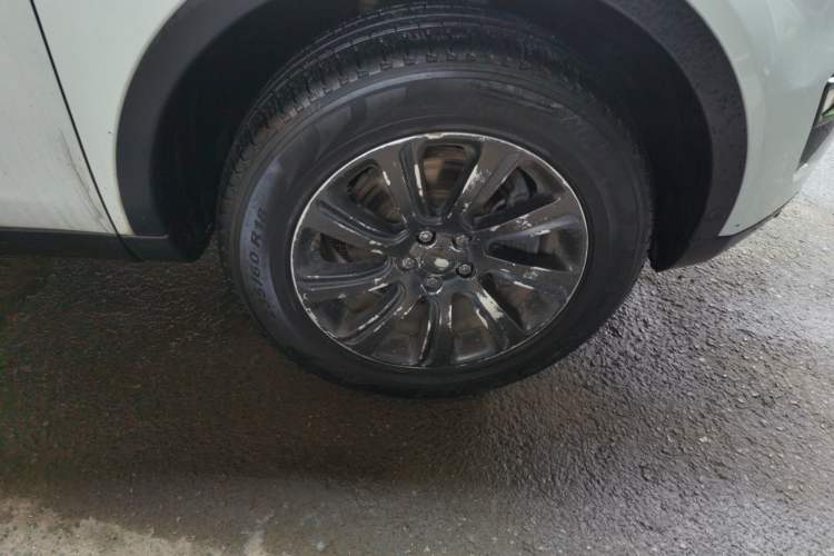 Used Land Rover Discovery Sport 2018 240 PS SE Version Right Front Wheel Hub