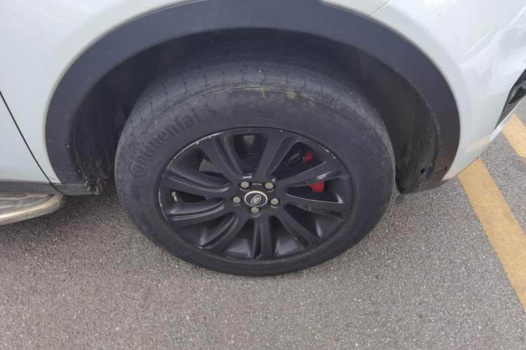 Used Land Rover Discovery Sport 2018 240 PS SE Version Right Front Wheel Hub