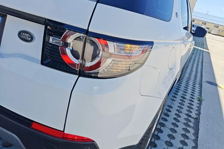 Used Land Rover Discovery Sport 2018 240 PS SE Version Right Rear Taillight