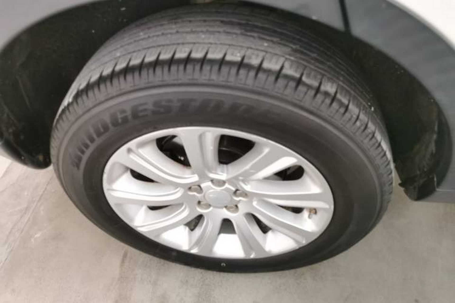 Used Land Rover Discovery Sport 2018 240 PS PURE Edition Right Rear Wheel Hub