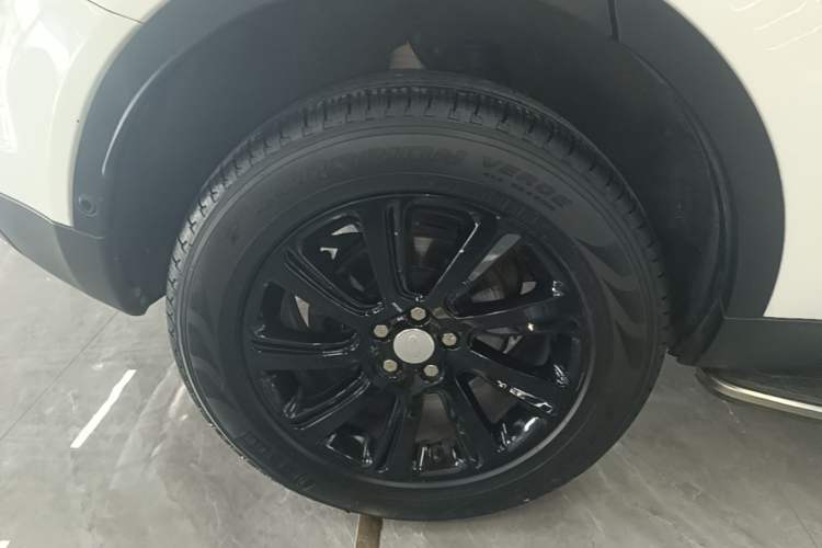 Used Land Rover Discovery Sport 2018 240 PS SE Version Right Rear Wheel Hub