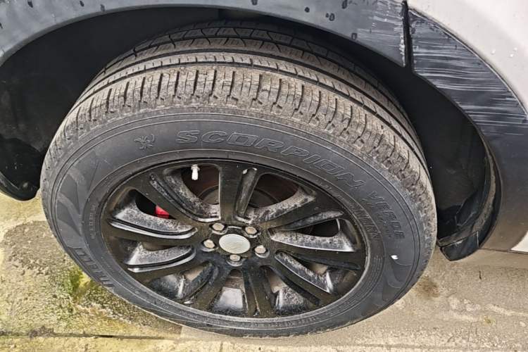 Used Land Rover Discovery Sport 2018 240 PS PURE Edition Right Rear Wheel Hub