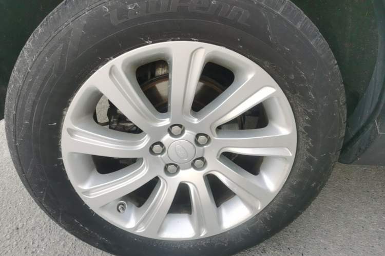 Used Land Rover Discovery Sport 2018 240 PS SE Version Right Rear Wheel Hub