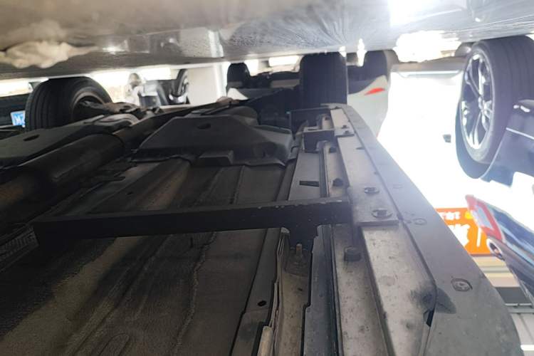Used Land Rover Discovery Sport 2018 240 PS SE Version Right Side Sill