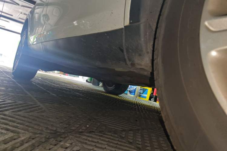 Used Land Rover Discovery Sport 2018 240 PS SE Version Right Side Sill
