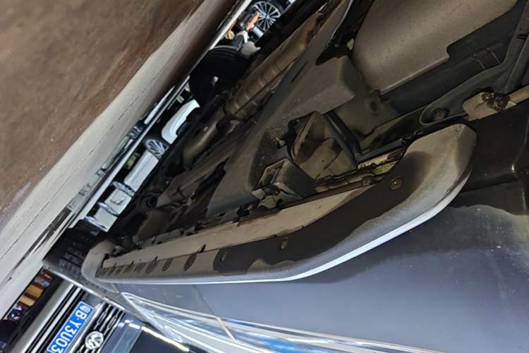 Used Land Rover Discovery Sport 2018 240 PS HSE Version Right Side Sill