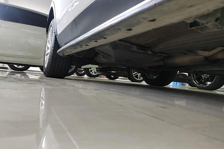 Used Land Rover Discovery Sport 2018 200 PS PURE Edition Right Side Sill