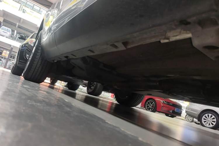 Used Land Rover Discovery Sport 2018 240 PS SE Version Right Side Sill