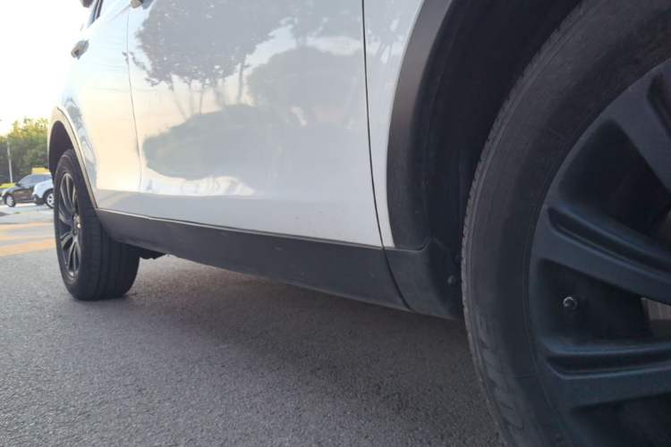 Used Land Rover Discovery Sport 2018 240 PS SE Version Right Side Sill