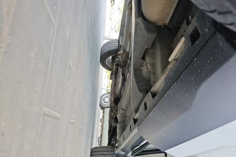 Used Land Rover Discovery Sport 2018 240 PS SE Version Right Side Sill