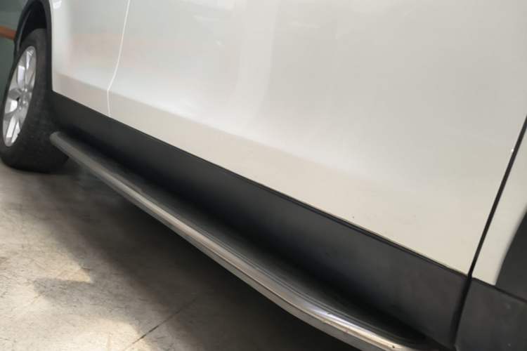 Used Land Rover Discovery Sport 2018 240 PS HSE Version Right Side Sill